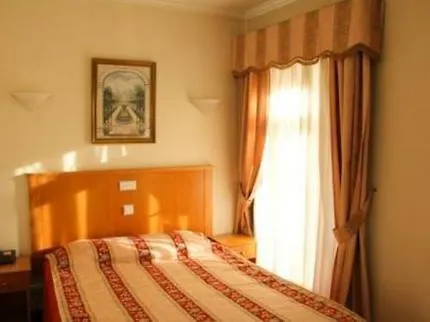 Отель D Isabel 3*