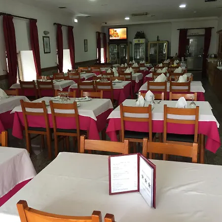 Отель D Isabel Аркуш-ди-Валдевеш